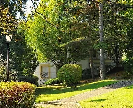 Alojamento de Acomodação e Pequeno-almoço Le Clos Jeannon 3*